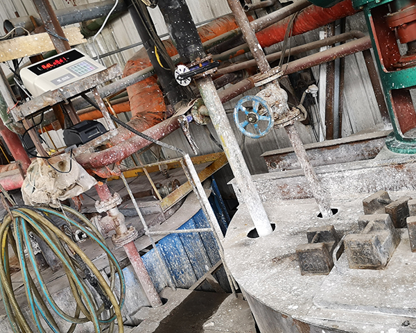 鄭州市上街區(qū)長城鋁業(yè)公司罐裝秤儀表更換砝碼校驗