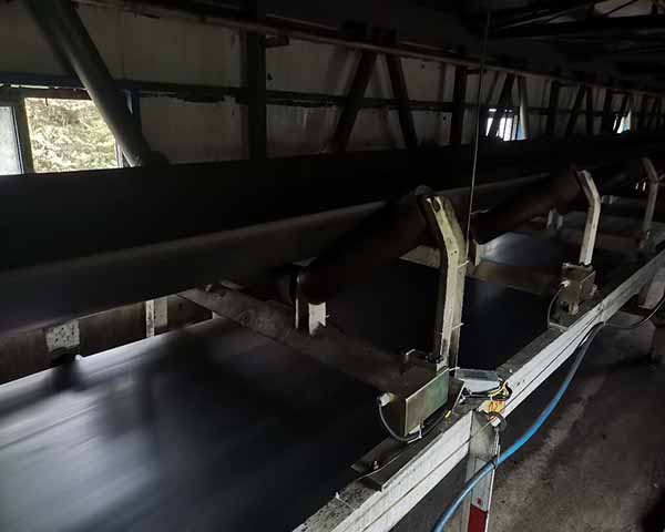 電子皮帶秤經(jīng)常跑偏是什么原因？