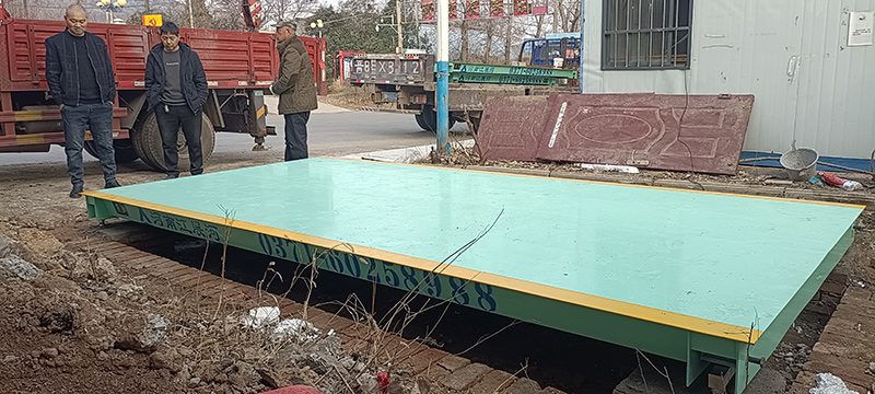 新鄭2.5/5米20噸地磅安裝現(xiàn)場