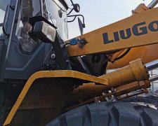 鞏義柳工855N裝載機(jī)秤2臺(tái)安裝